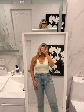 Dynamite Cream Ribbed V-Neck Tank Top